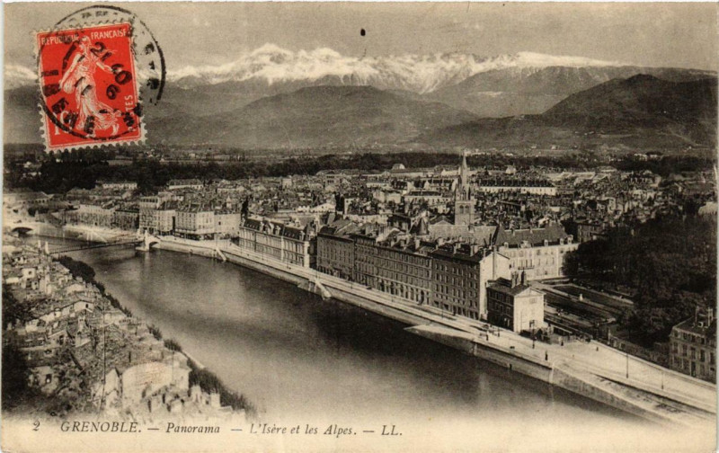 Carte postale ancienne Grenoble Panorama L'Isere et les Alpes à Grenoble