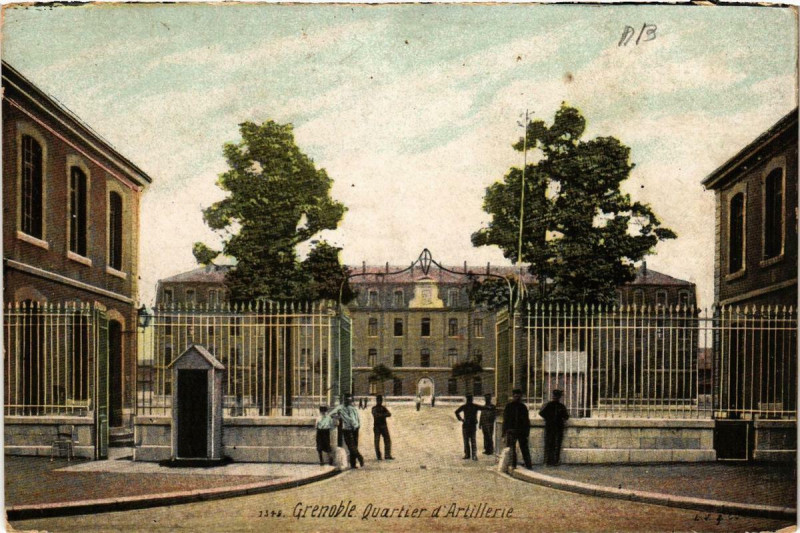 Carte postale ancienne Grenoble Quartier d'Artillerie à Grenoble