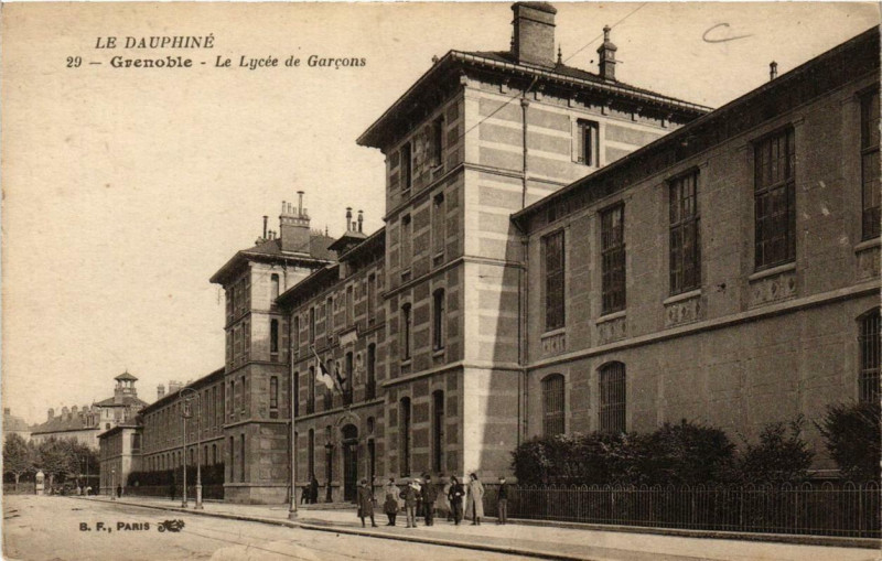 Carte postale ancienne Grenoble Le Lycée de Garcons à Grenoble