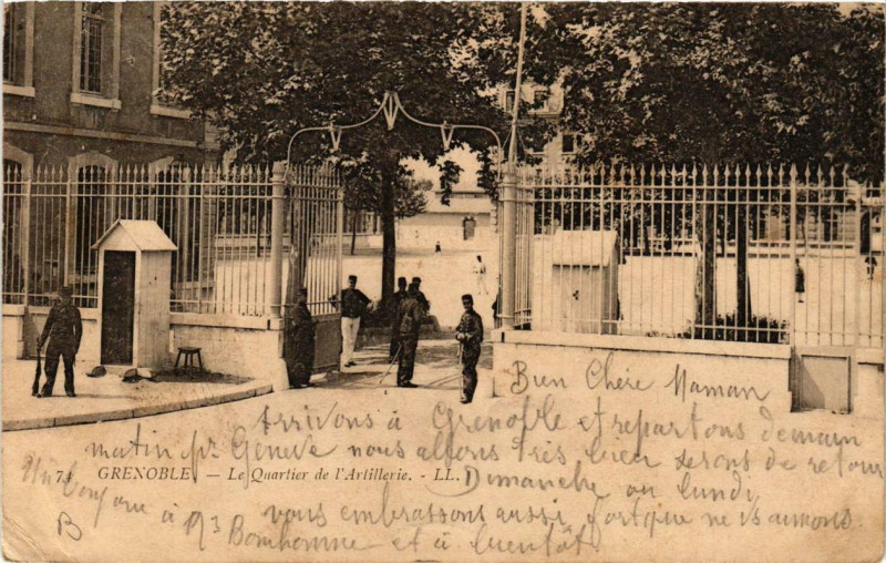 Carte postale ancienne Grenoble Le Quartier de l'Artillerie à Grenoble