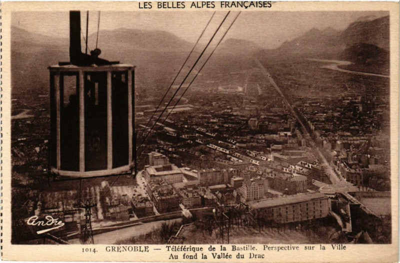 Carte postale ancienne Grenoble Perspective sur la Ville au fond la Vallée du Drac à Grenoble
