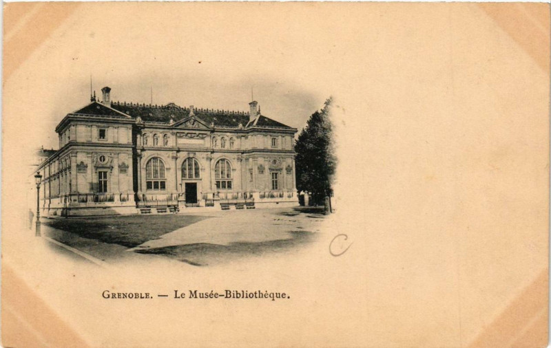 Carte postale ancienne Grenoble Le Musée Bibliothéque à Grenoble