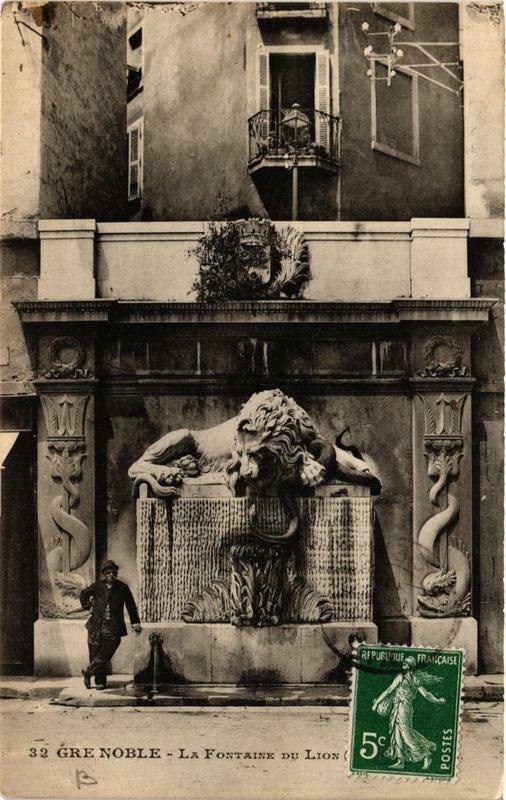 Carte postale ancienne Grenoble La Fontaine du Lion à Grenoble