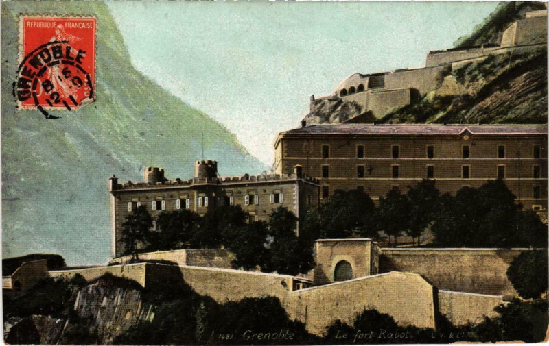 Carte postale ancienne Grenoble Le fort Rabot à Grenoble