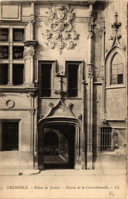 Carte postale ancienne Grenoble Palais de Justice Entrée de la Correctionnelle à Grenoble