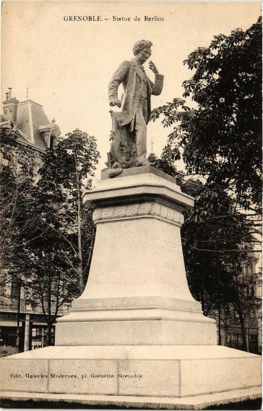 Carte postale ancienne Grenoble Statue de Berlioz à Grenoble