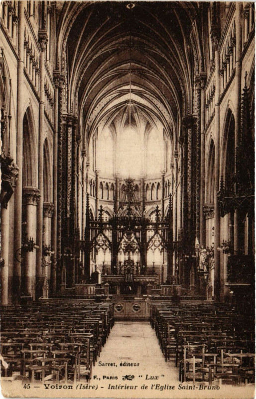 Carte postale ancienne Voiron - Intérieur de l'Eglise Saint-Bruno à Voiron
