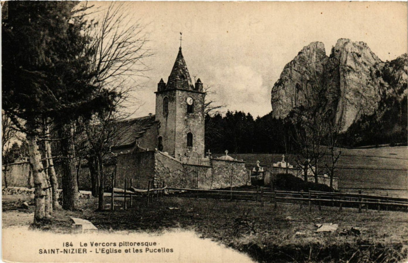 Carte postale ancienne La Vercors Pitt. - Saint-Nizier - L'Eglise et les Pucelles