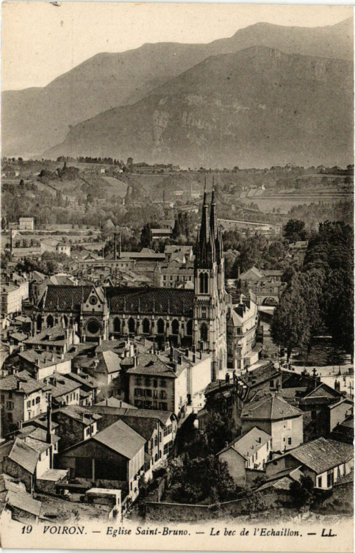 Carte postale ancienne Voiron - Eglise Saint-Bruno - Le bec de l'Echaillon à Voiron