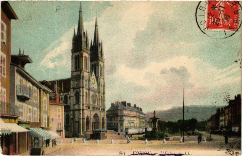 Carte postale ancienne Voiron - L'Eglise à Voiron