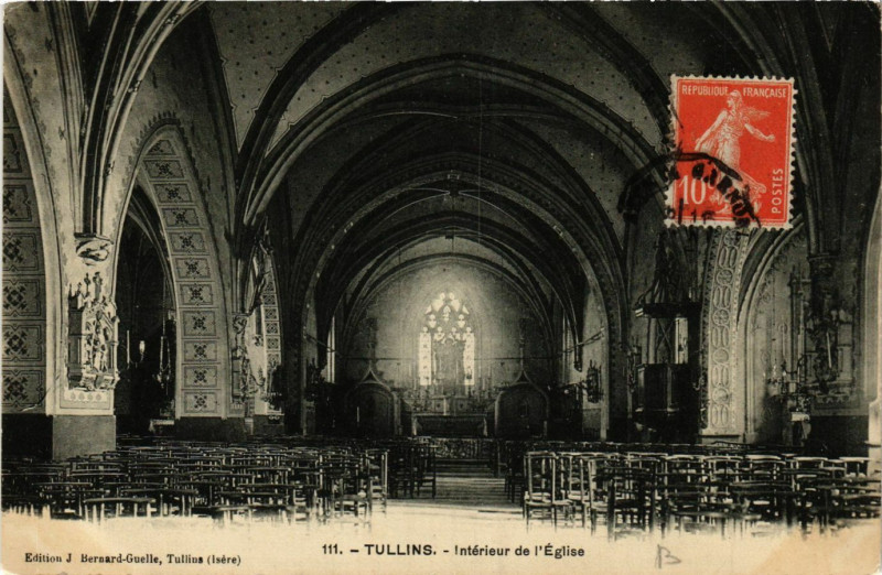 Carte postale ancienne Tullins - Intérieur de l'Eglise à Tullins