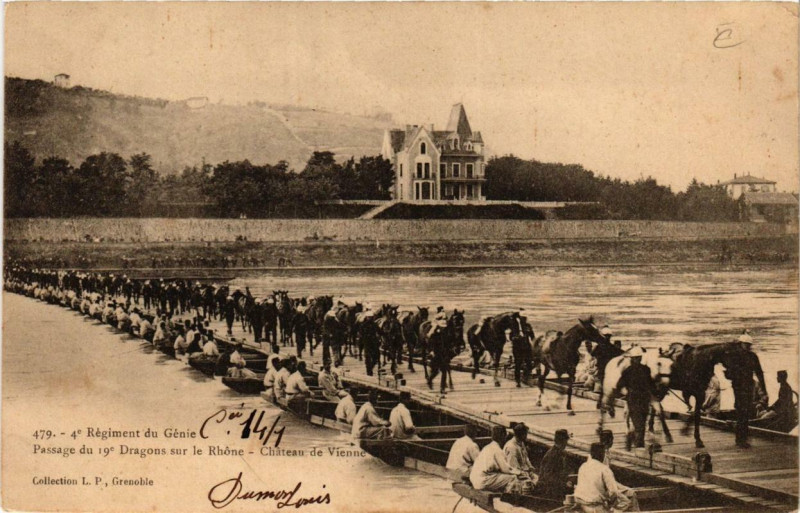 Carte postale ancienne 4e régiment du Génie. Chateau de Vienne à Vienne
