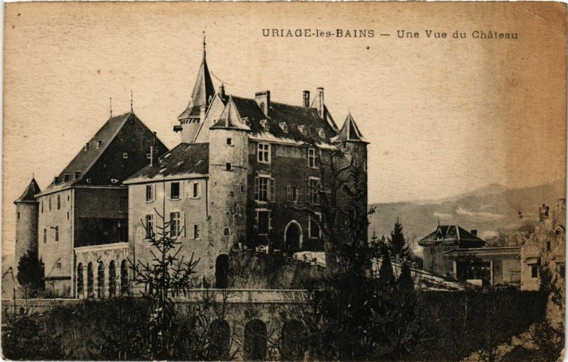 Carte postale ancienne Uriage-les-Bains - Une Vue du Chateau