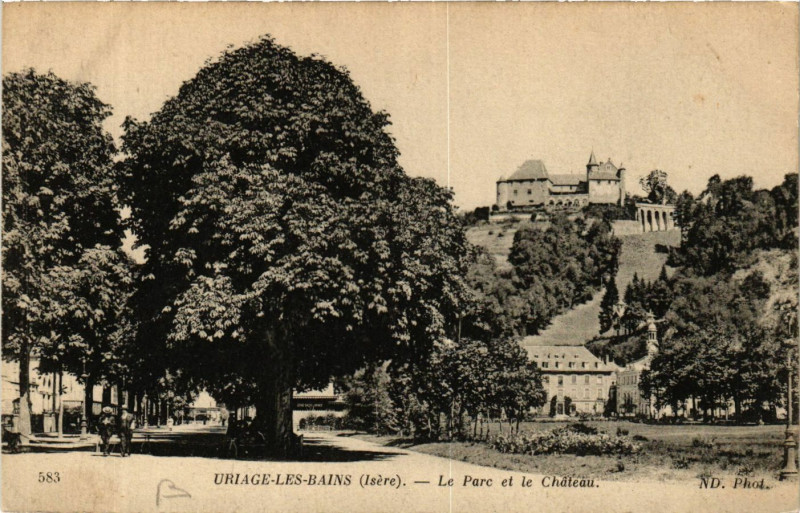 Carte postale ancienne Uriage-les-Bains - Le Parc et le Chateau
