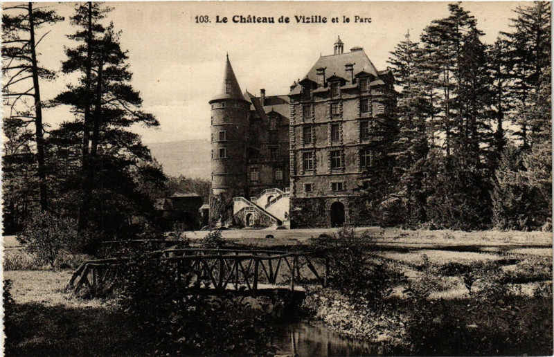 Carte postale ancienne Le Chateau de Vizille et le Parc à Vizille