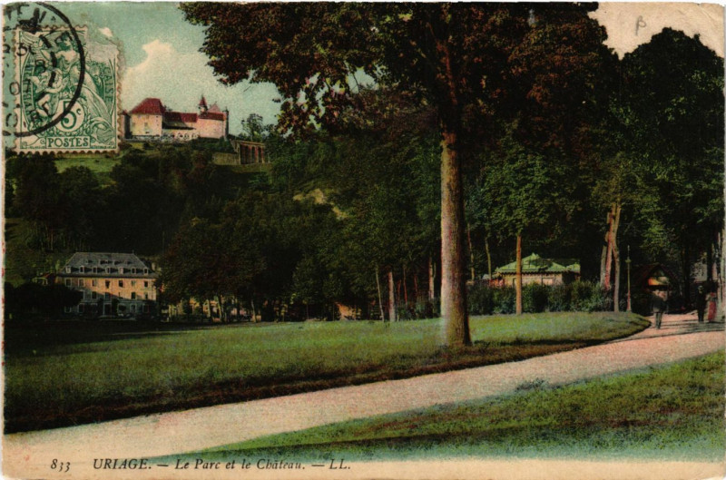 Carte postale ancienne Uriage - Le Parc et le Chateau