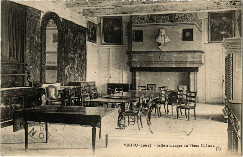 Carte postale ancienne Virieu - Salla a manger de Vieux Chateau