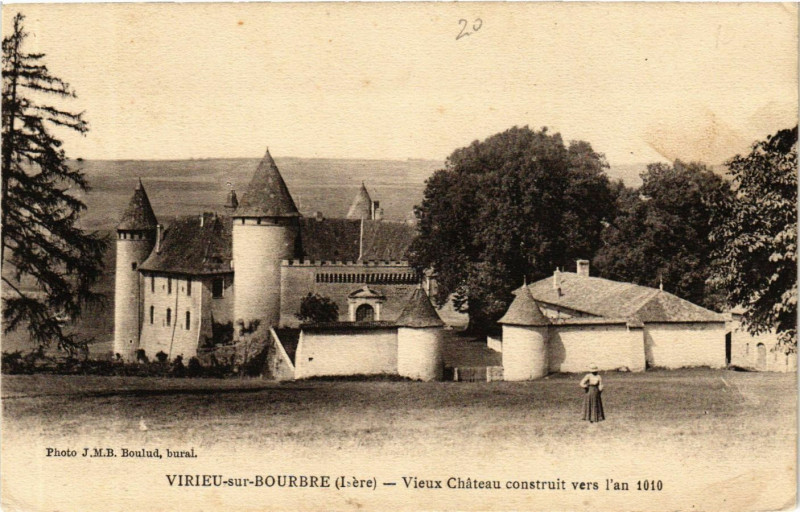 Carte postale ancienne Virieu-sur-Bourbre - Vieux Chateau construit vers l'an 1010