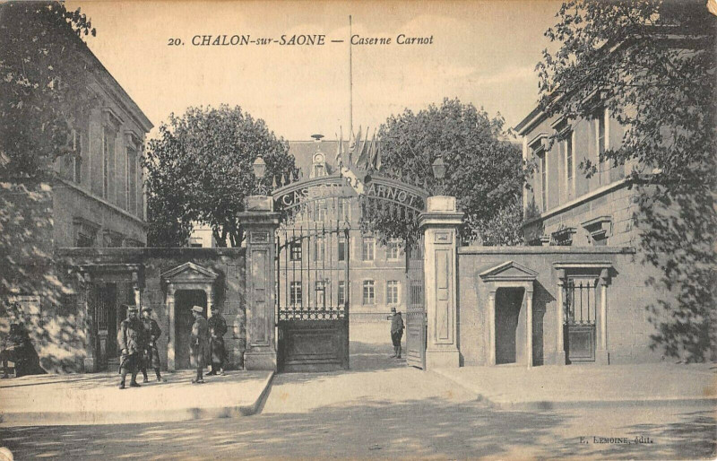 Carte postale ancienne Chalon Sur Saone Caserne Carnot