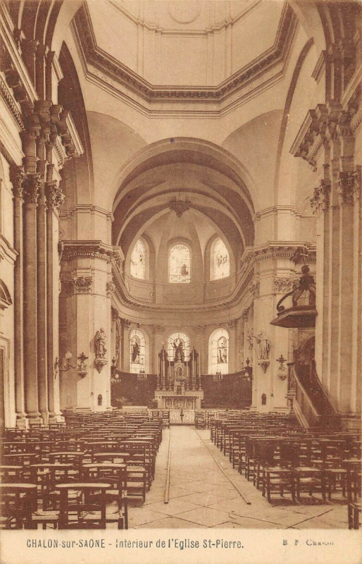 Carte postale ancienne Chalon Sur Saone Interieur De L'Eglise Saint-Pierre