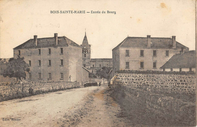 Carte postale ancienne Bois Sainte Marie Entree Du Bourg à Bois-Sainte-Marie