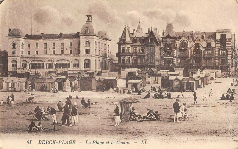 Carte postale ancienne Berck Plage La Plage Et Le Casino à Berck