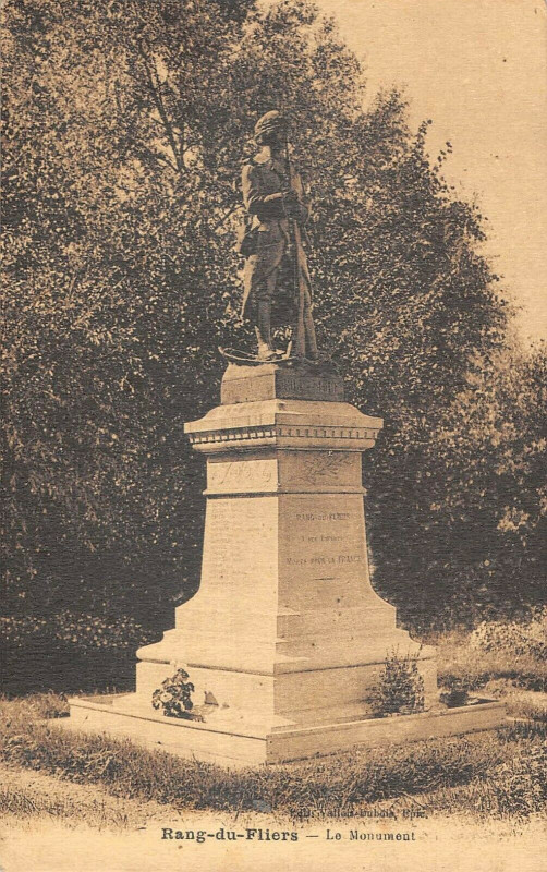 Carte postale ancienne Rang Du Fliers Le Monument à Rang-du-Fliers