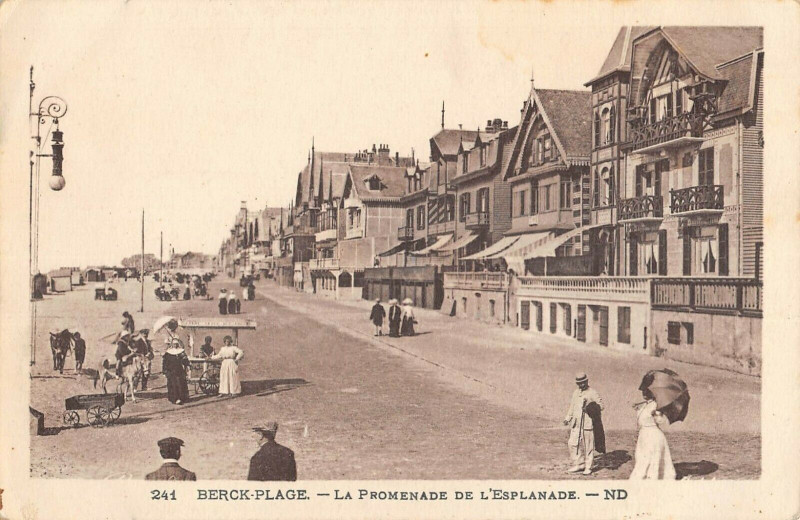 Carte postale ancienne Berck Plage La Promenade De L'Esplanade à Berck