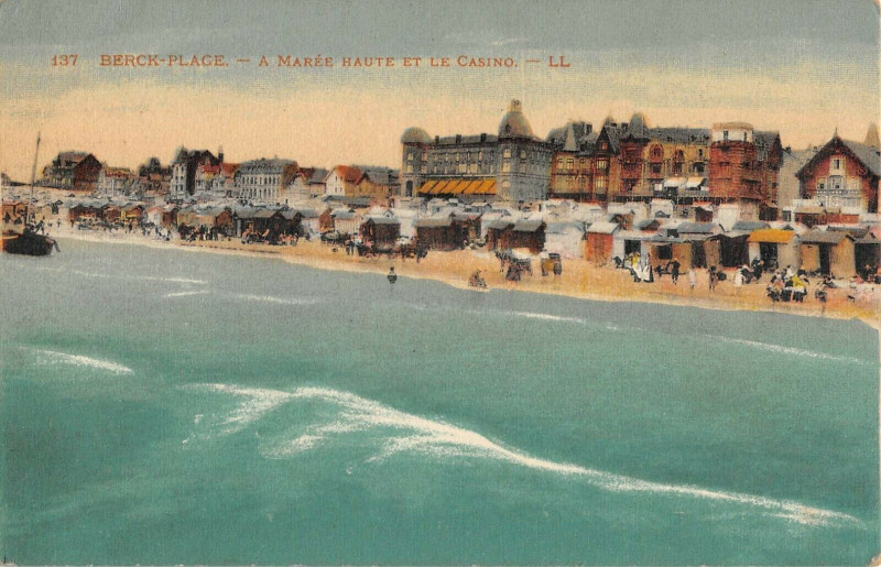 Carte postale ancienne Berck Plage A Maree Haute Et Le Casino à Berck