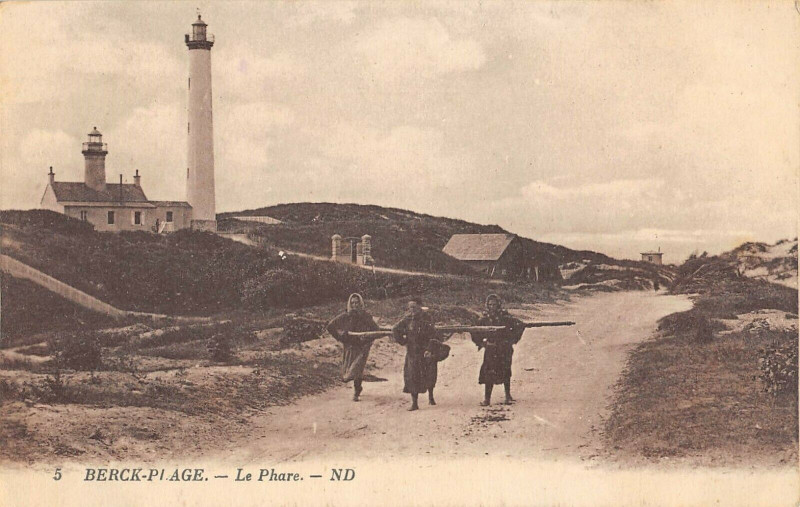 Carte postale ancienne Berck Plage Le Phare à Berck