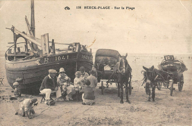 Carte postale ancienne Berck Plage Sur La Plage à Berck