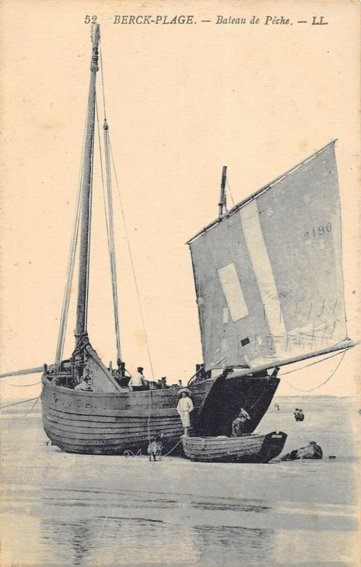 Carte postale ancienne Berck Plage Bateau De Peche à Berck