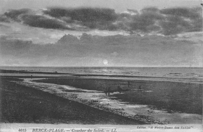 Carte postale ancienne Berck Plage Coucher Du Soleil à Berck