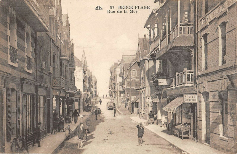 Carte postale ancienne Berck Plage Rue De La Mer à Berck