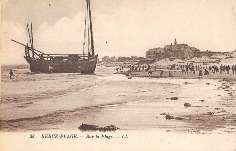 Carte postale ancienne Berck Plage Sur La Plage à Berck