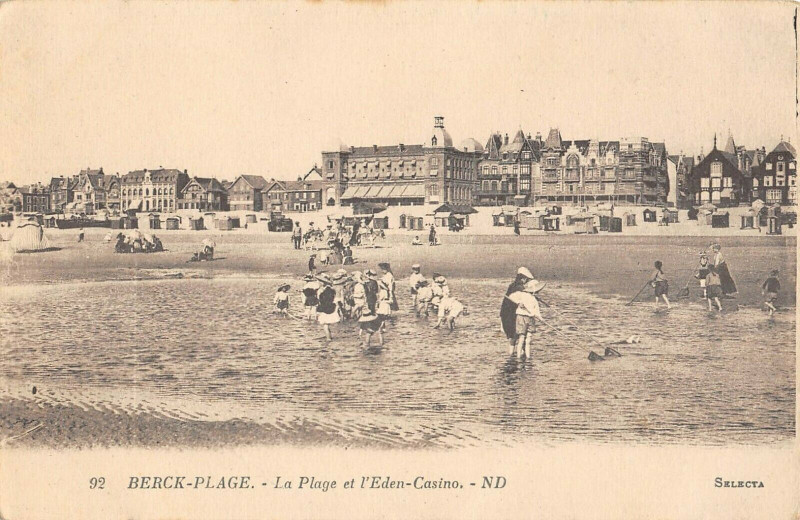 Carte postale ancienne Berck Plage la plage et eden casino à Berck