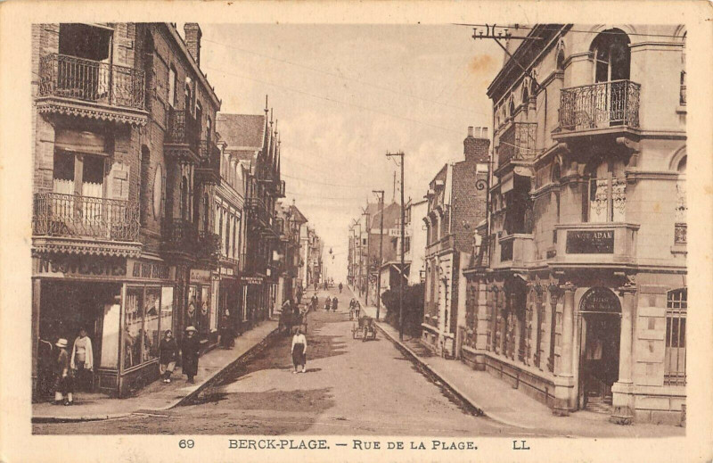 Carte postale ancienne Berck Plage Rue De La Plage à Berck