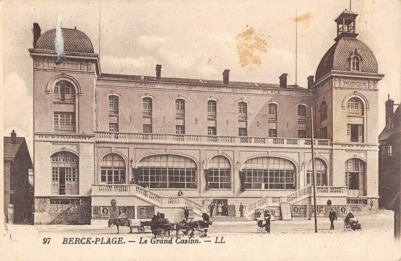 Carte postale ancienne Berck Plage Le Grand Casino à Berck