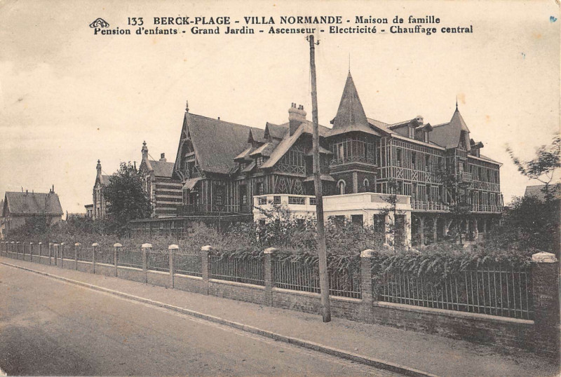 Carte postale ancienne Berck Plage Villa Normande Maison De Famille à Berck