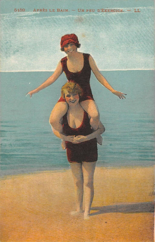 Carte postale ancienne Berck Plage Apres Le Bain Un Peu D'Exercice à Berck