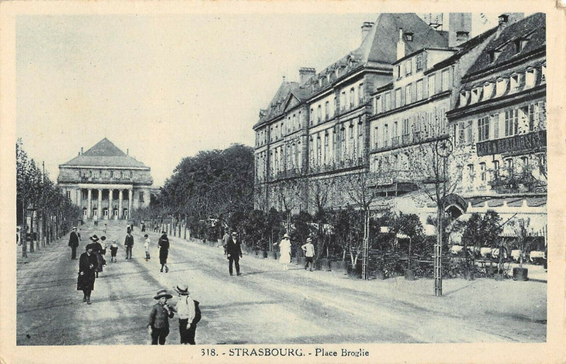 Carte postale ancienne Strasbourg Place Broglie à Strasbourg