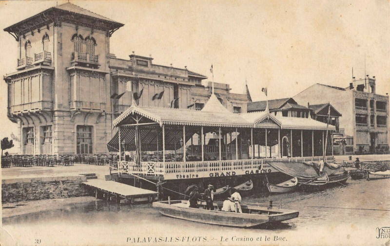 Carte postale ancienne Palavas Les Flots Le Casino Et Le Bac à Palavas-les-Flots