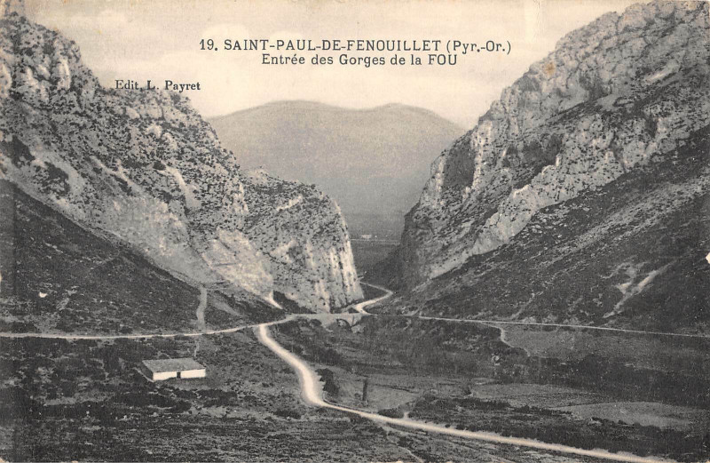 Carte postale ancienne Saint Paul De Fenouillet Entree Des Gorges De La Fou à Fenouillet