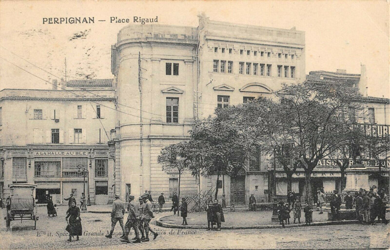 Carte postale ancienne Perpignan Place Rigaud à Perpignan