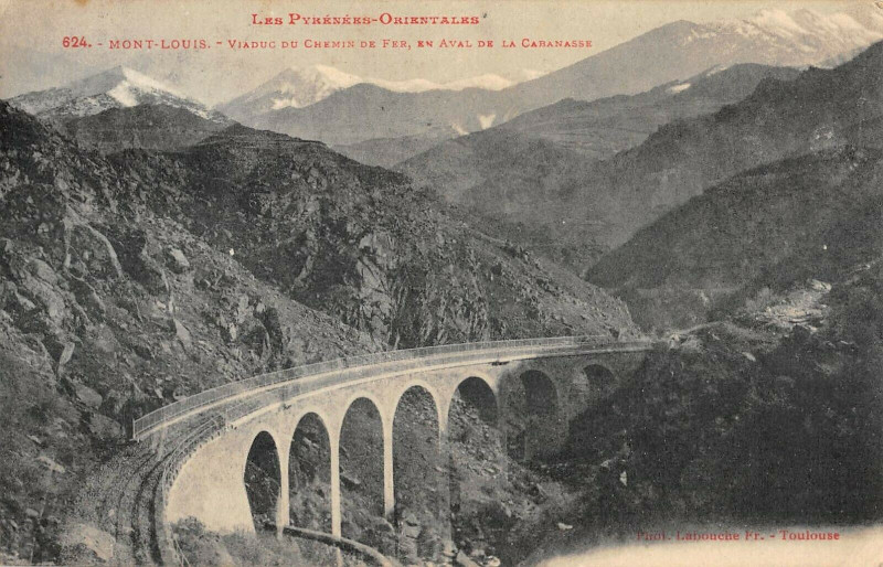 Carte postale ancienne Mont Louis Viaduc Du Chemin De Fer En Aval De La Cabanasse à La Cabanasse