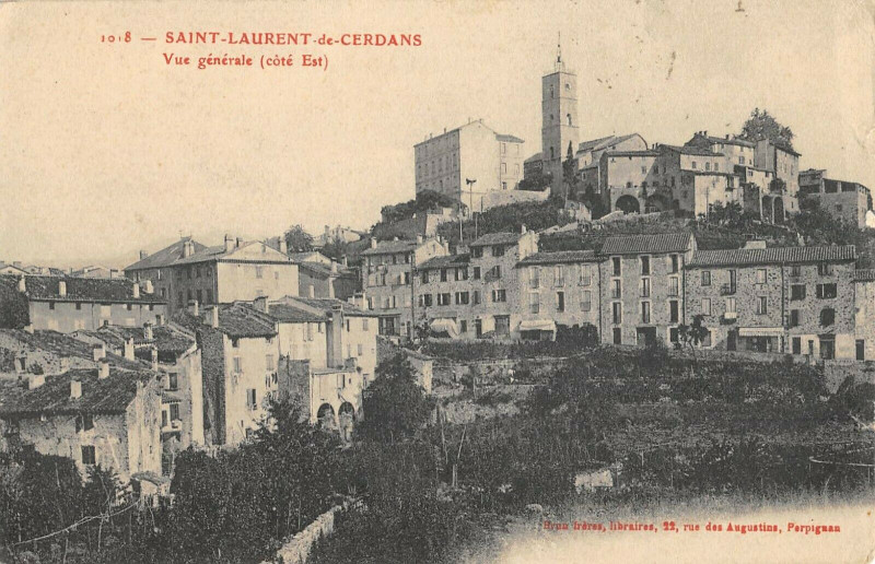 Carte postale ancienne Saint Laurent De Cerdan Vue Generale Cote Est à Ur