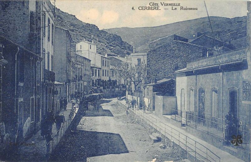 Carte postale ancienne Cerbere Le Ruisseau