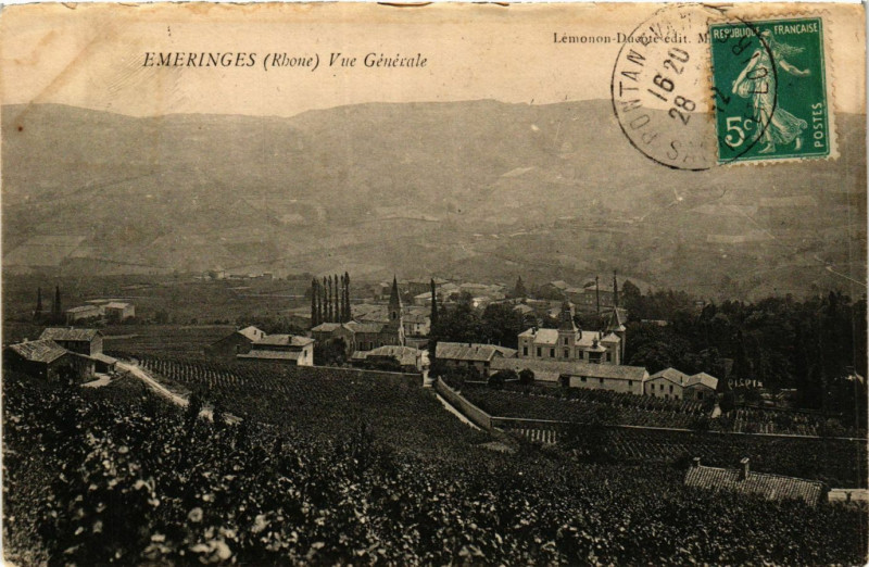 Carte postale ancienne Emeringes - Vue générale à Émeringes