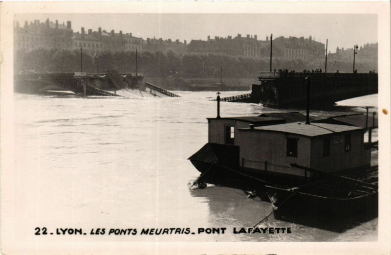 Carte postale ancienne Lyon - Les Ponts Meurtais - Pont Lafayette à Lyon