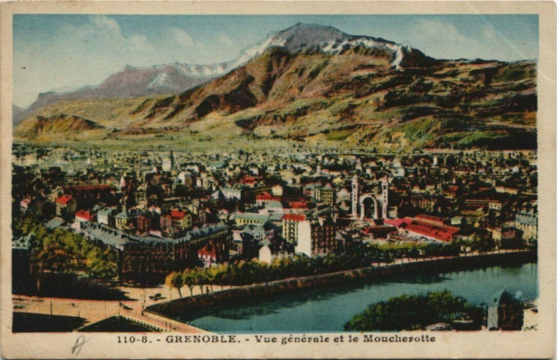 Carte postale ancienne Grenoble Vue générale et le Moucherotte à Grenoble